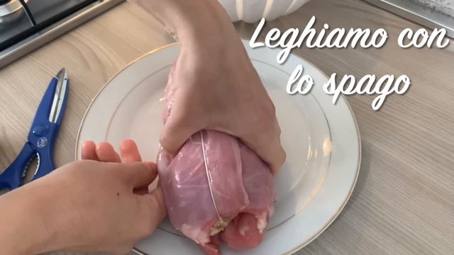 La ricetta del coniglio ripieno facile e delizioso della nonna - Cotto in padella смотреть онлайн