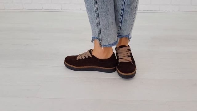 Кеды из натуральной замши коричневого цвета OBUVAIKA смотреть онлайн