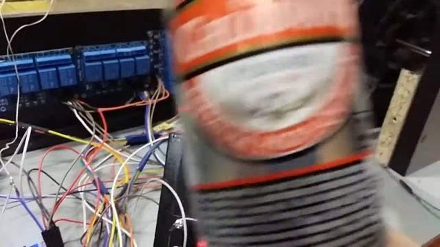 Тест будущего вендингового аппарата, по продажам баночных напитков смотреть онлайн