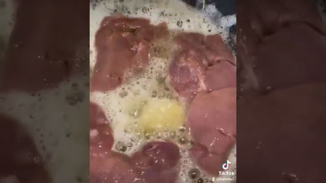 Печень утиная с лучком и петрушкой!!! Печень вымочить в молоке 1-2 часа. смотреть онлайн