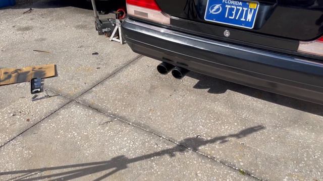 Mercedes w140 s500 upgraded exhaust tips and Magnaflow custom exhaust drive by and in car sound