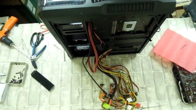 Computer Assembly Process - INTEL i5-4670 & GTX 760 System смотреть онлайн