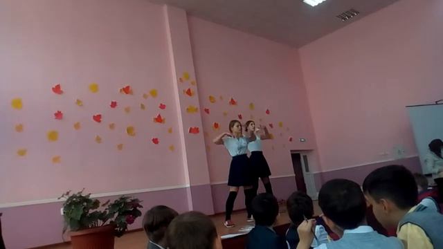 Танец Yum Yum Yum