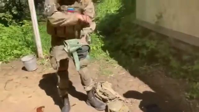 Военная подготовка по РХБЗ . Одевание противогаза и ОЗК. Дегазация комплектов ОЗ смотреть онлайн