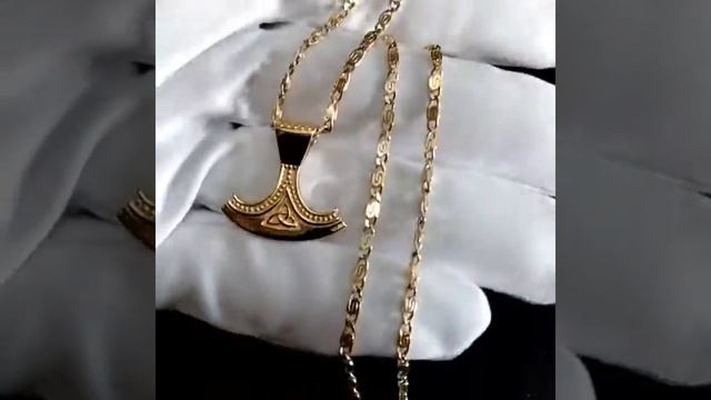 Золотой кулон-подвеска Молот Тора секира Перуна с трикветром смотреть онлайн