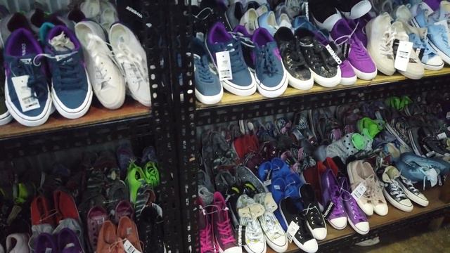 VLOG 19:CONVERSE SHOES na 300 Saan Mabibili? смотреть онлайн