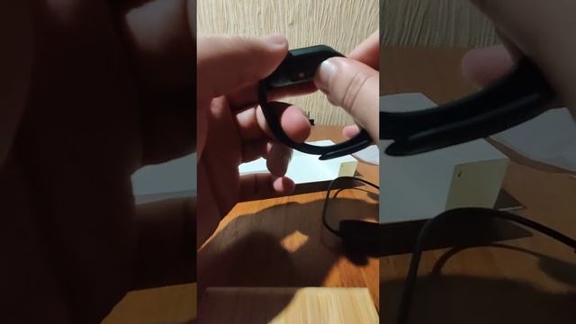Распаковка Mi Band 4 в 2020 обращаем внимание на мелочи смотреть онлайн