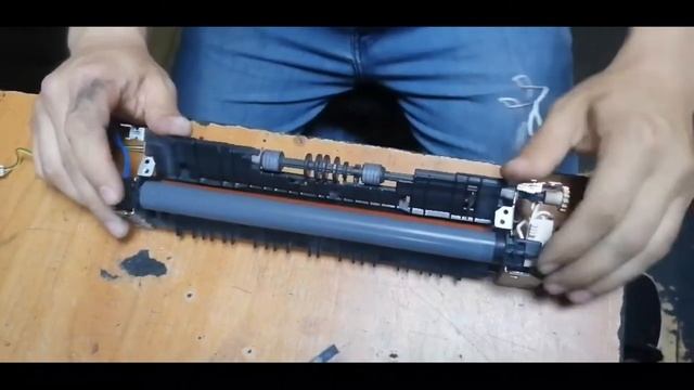 Жуёт бумагу.. Заміна термоплівки Hp M1005 MFP. Ремонт печки замена термосмазки, замена термоплёнки. смотреть онлайн