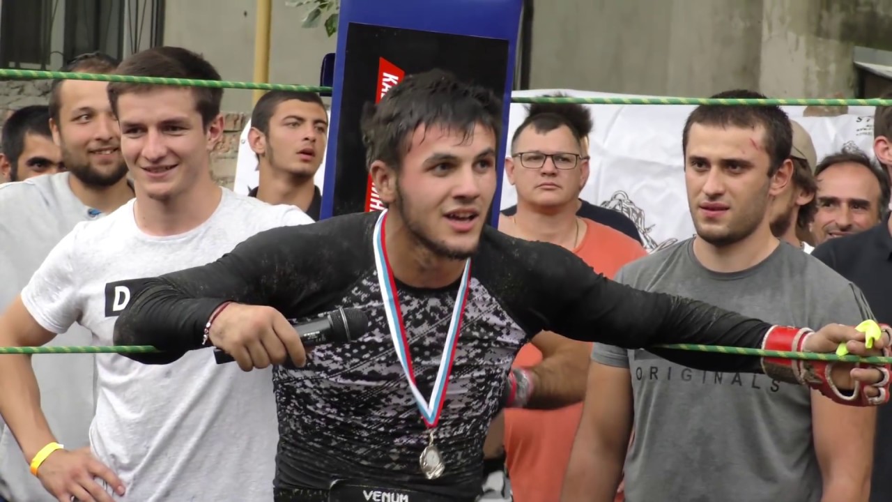 ВОЛЧЕНОК против здорового бойца без правил !!! смотреть онлайн