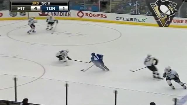 Sidney Crosby jumps over Niklas Hagman of Toronto смотреть онлайн
