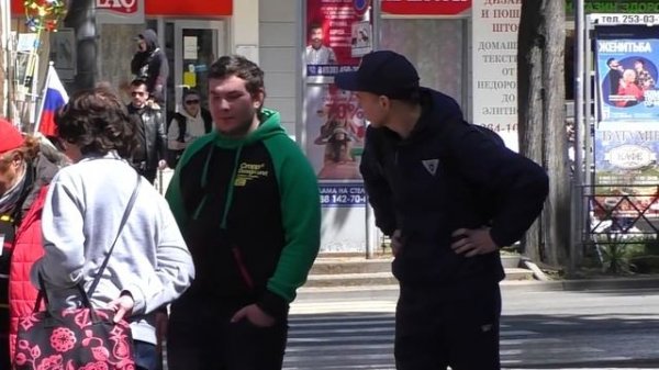 Реакция людей на комплименты. Теляков Пранк