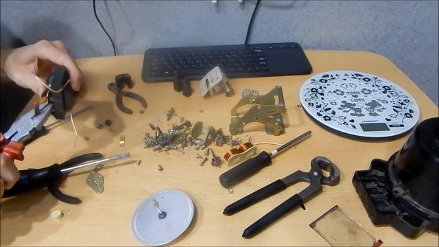 Разборка электросчетчика на цветмет. Утилизация счетчика. Деньги из мусора. смотреть онлайн