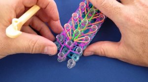 Браслет из резинок морковка. Как сплести браслет из резинок на станке.