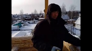 1. Как срубить сруб в русскую чашу. Выставление бревна.
