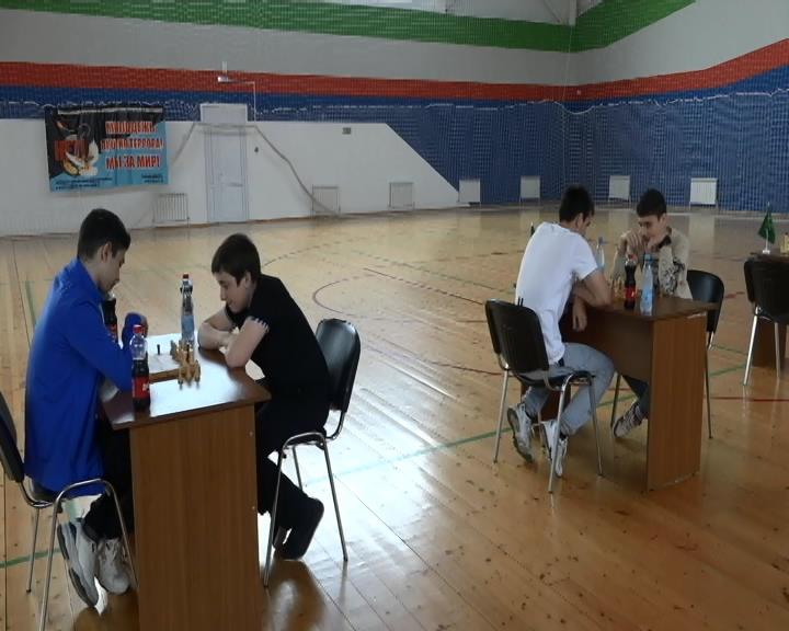 Турнир по шахматам на призы Нуха Гишева смотреть онлайн