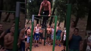 Очень сильный ? турникмен!