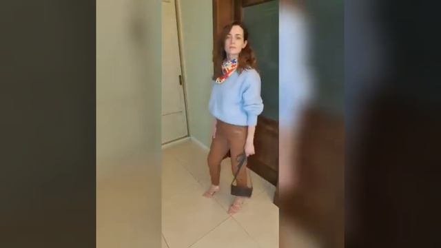 Как носить кожаные брюки: 4 образа от стилиста @elina_cherry_style смотреть онлайн