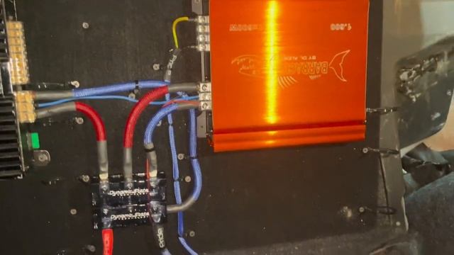 Распаковка, внешний обзор и установка DL Audio barracuda 1.600 смотреть онлайн