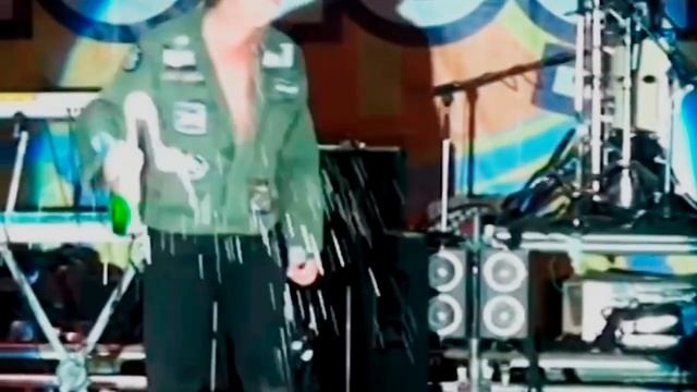 ГОРШОК БЛЮЕТ НА ВАШИ ДЕЛА,ЛЕТОВ ОБНИМАЕТ ЮНЫЕ ТЕЛА #горшок #летов смотреть онлайн