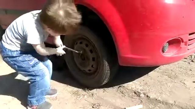 Как менять колеса на авто смотреть онлайн