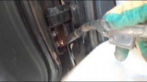 РЕНО МЕГАН , КАК УСТРАНИТЬ ХРУСТ ОГРАНИЧИТЕЛЯ ДВЕРИ .