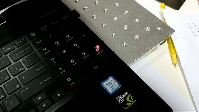 Гравировка клавиатуры с подсветкой HP OMEN 15-dc0051nr 15.6" смотреть онлайн