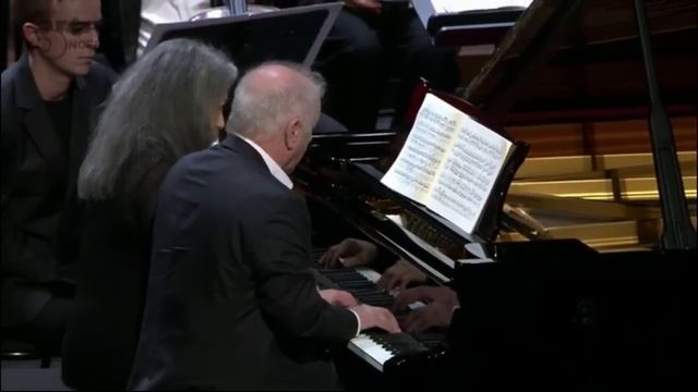 Argerich, Barenboim - Schubert - Rondo in A major, D 951 смотреть онлайн