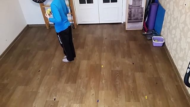 Тренируйся дома. Квадрат. Перемещение не глядя смотреть онлайн