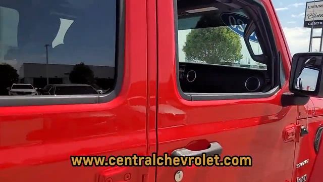 USED 2020 JEEP WRANGLER UNLIMITED Sahara 4x4 at Central Chevrolet Cadillac (USED) #C195378T смотреть онлайн