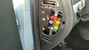 Skoda Yeti OBD Diagnostic Port Local and Fusebox