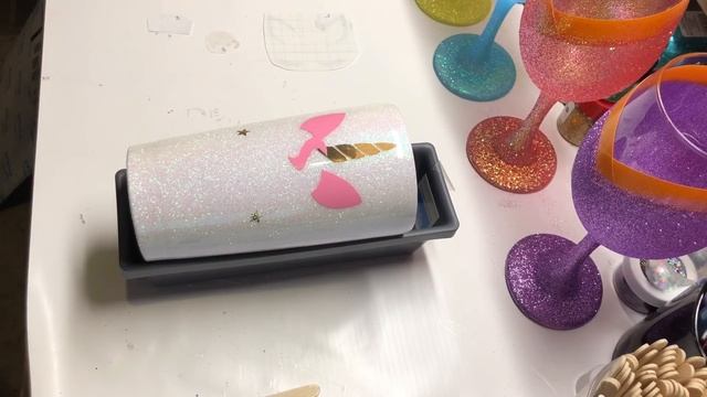 DIY: How to apply a layered unicorn to tumbler смотреть онлайн