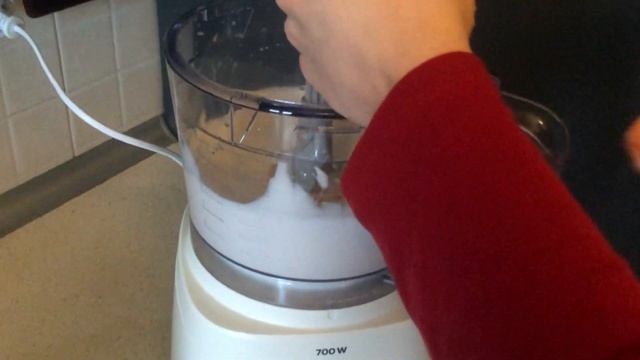 Video testo Daily Collection HR7310/00 - Robot da cucina compatto смотреть онлайн