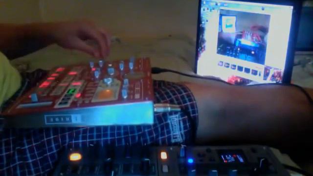 ALIEN TECHNO FROM SPACE !! KORG ESX + PIONEER DJM-700 смотреть онлайн