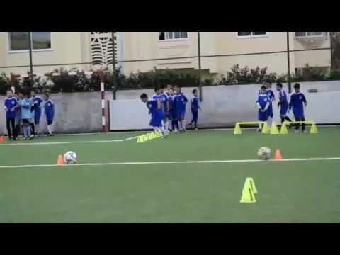 Футбольные упражнения. Тренировочная сессия.
Координация, техника, контроль мяча, дриблинг. смотреть онлайн