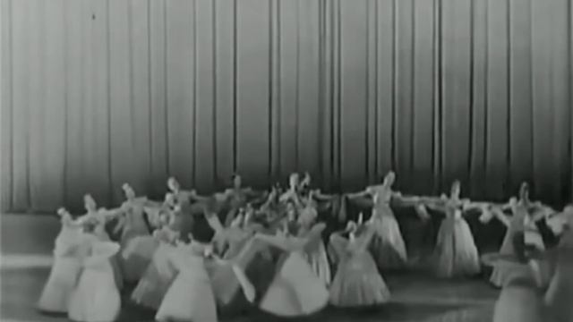 Берёзка, русский вальс. Исполняет ансамбль "Берёзка". Beriozka. Russian waltz. Ensemble "Beriozka" смотреть онлайн