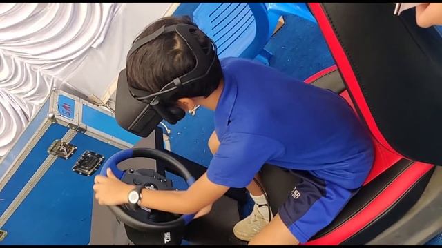 VR Car Racing Game смотреть онлайн