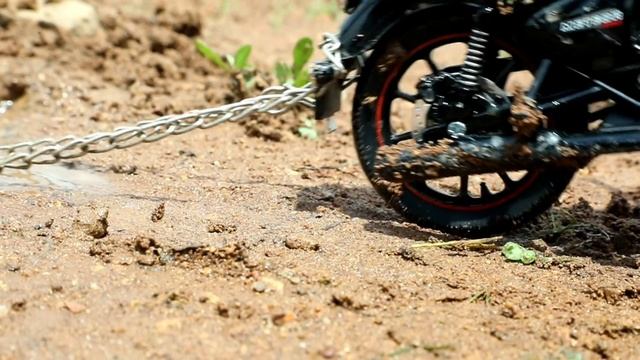 Мотоцикл спас грузовичка из ямы смотреть онлайн