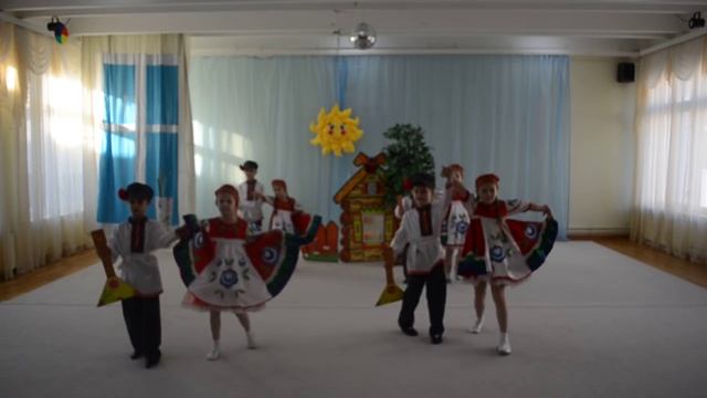 ГБОУ Школа №1241 Народный танец "Веселая кадриль" смотреть онлайн