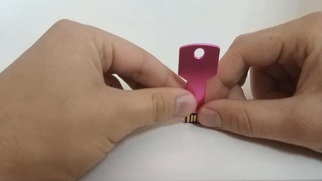 145 - Флешка Металлический Ключ Key R145 розовый смотреть онлайн