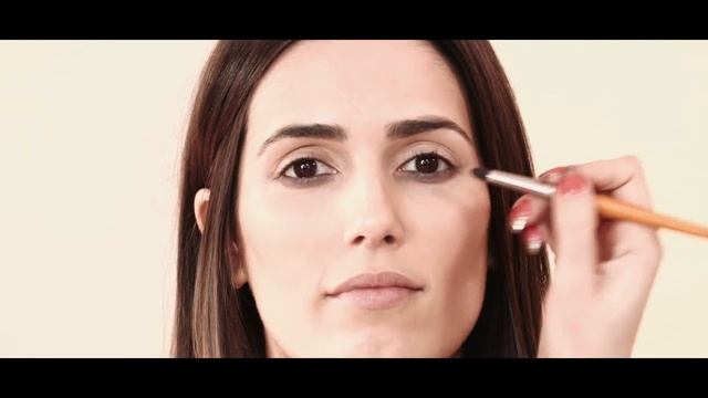 Get the look with Benefit | The BADgal Lash Look смотреть онлайн