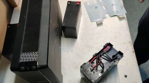 Замена аккумуляторов в APC Back UPS Pro 900 (BR900GI, BR900G-RS) видео