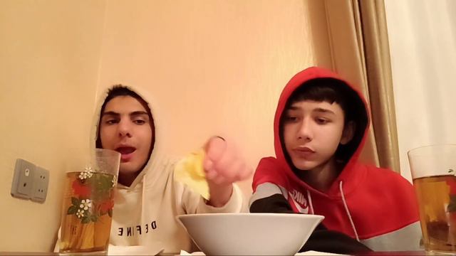 Экстремальный Челлендж 🔥 БОЛЬШАЯ ЕДА VS маленькая еда !! смотреть онлайн