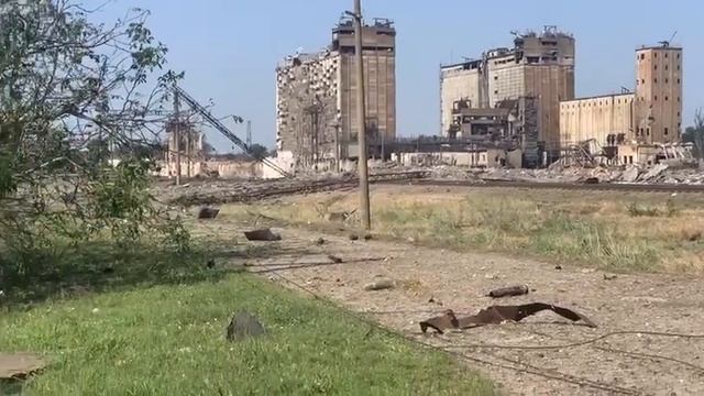 [ Альбом ]
? Руины - вот всё, что осталось от нашего склада с боеприпасами в Херсонской области Ви смотреть онлайн