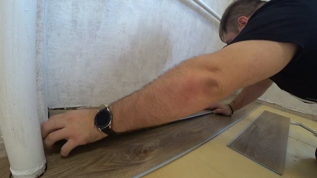 Укладка кварцвиниловой плитки Alpine Floor Premium XL своими руками в комнате. смотреть онлайн