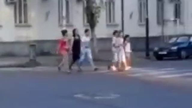 Учились как правильно переходить дорогу смотреть онлайн