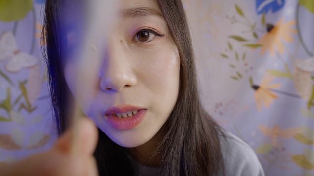 ASMR Tracing & Touching Your Face смотреть онлайн