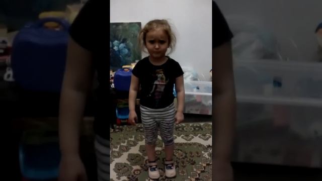 Девочка рассказывает стихотворение К.Чуковского ,,Айболит,, наизусть смотреть онлайн