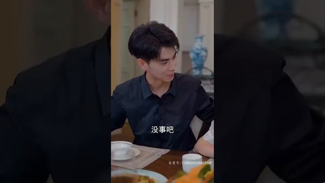 【SUB】他富可敵國，不近女色，卻愛上了冒失可愛的傲嬌女人，女人嘴上說著不要，身體早就誠實的動起來了《認錯總裁嫁對郎》全集#短劇#甜寵#灰姑娘#逆襲#霸道總裁#都市情感劇 смотреть онлайн