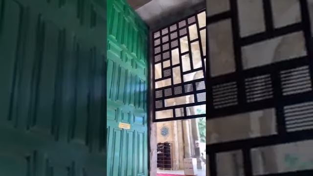 Внимание Мечеть 'Аль-акса' (с темно-зелёным куполом) с золотым куполом это мечеть 'купол скалы' смотреть онлайн