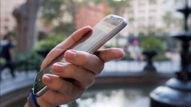 Moto Z Play | Flat glass back смотреть онлайн